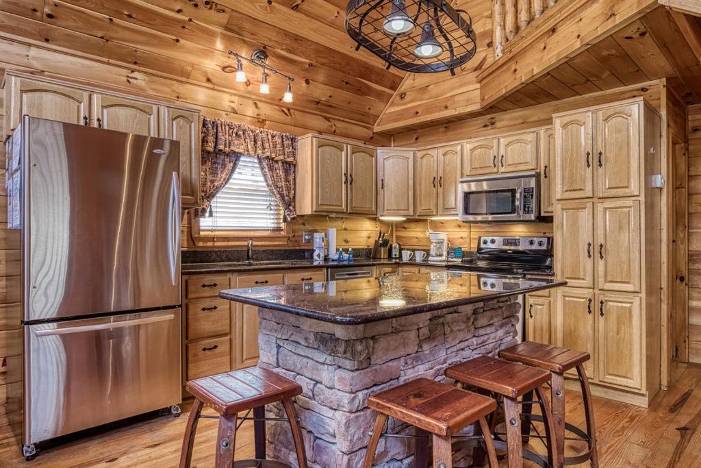 Wilderness Lodge, Hot Tub, Game Room, Pool Access, 1089 Free Tickets Each Paid Day, Dollywood And M Sevierville Eksteriør billede