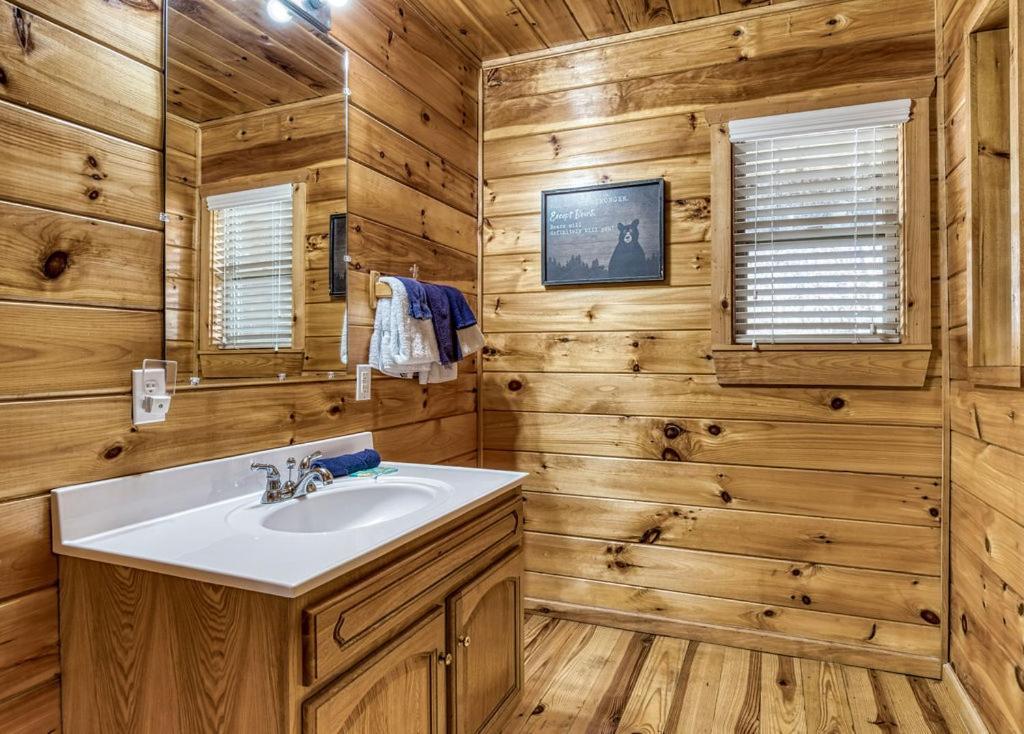 Wilderness Lodge, Hot Tub, Game Room, Pool Access, 1089 Free Tickets Each Paid Day, Dollywood And M Sevierville Eksteriør billede